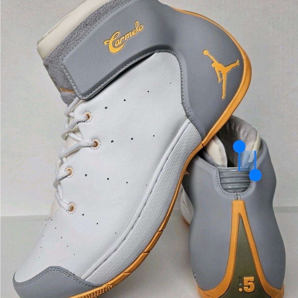 Jordan Carmelo White / Atomic Mango / Wolf Grey